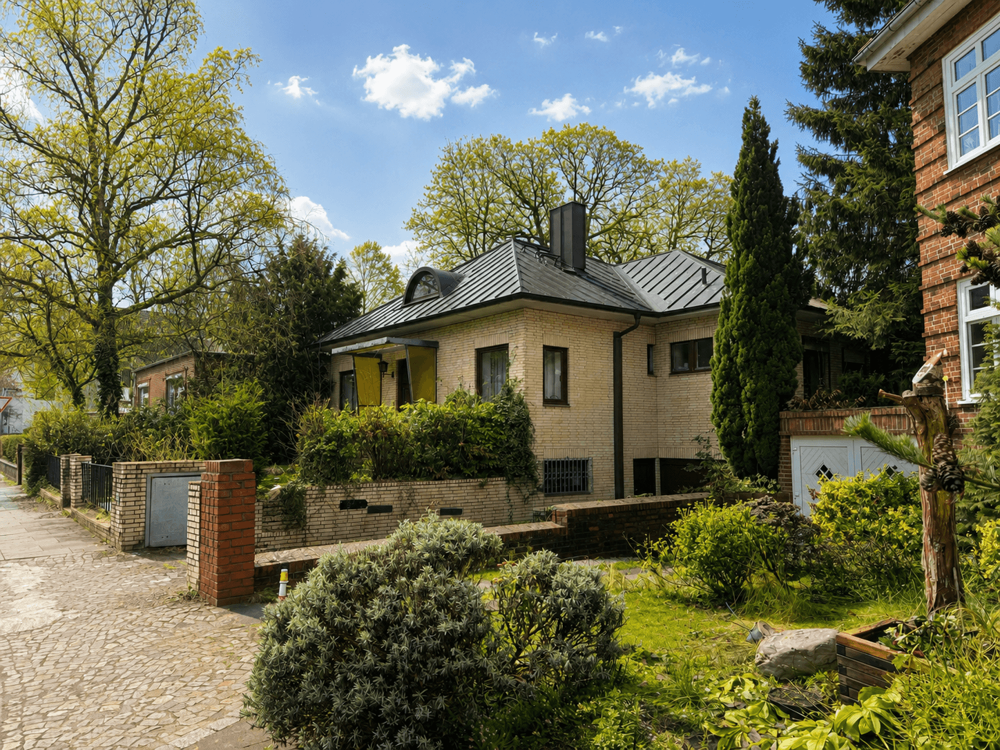 Immobilienangebot - Hamburg - Alle - Seltene Bauchance direkt am Gehölz: Baugrundstück für Ein- bis Drei-Parteienhaus in Premiumlage