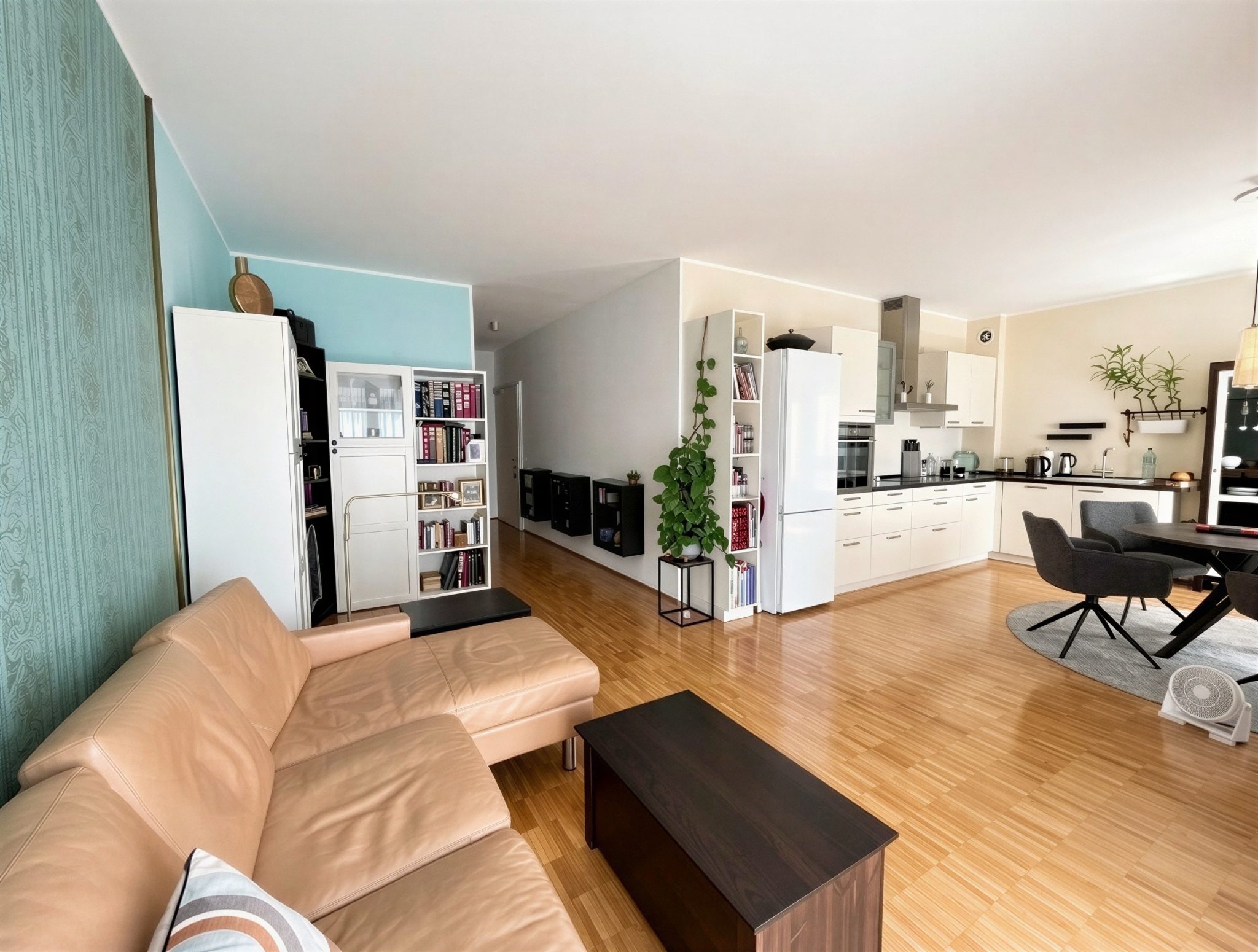 Immobilienangebot - Hamburg - Alle - Helle 4-Zimmer-Wohnung mit zwei Balkonen in einer Lage zum Wohlfühlen