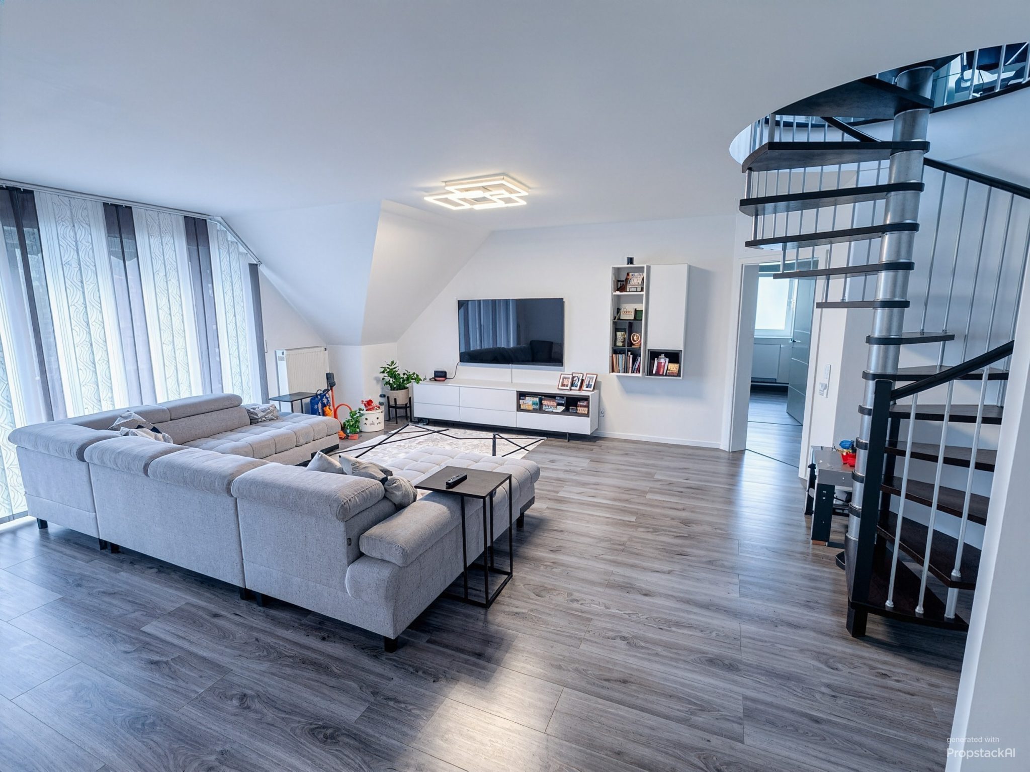 Immobilienangebot - Gersthofen - Alle - Exklusive 5,5-Zimmer-Maisonette-Wohnung mit 160 m² Wohnfläche, 2 Bädern, Balkon und Tiefgarage