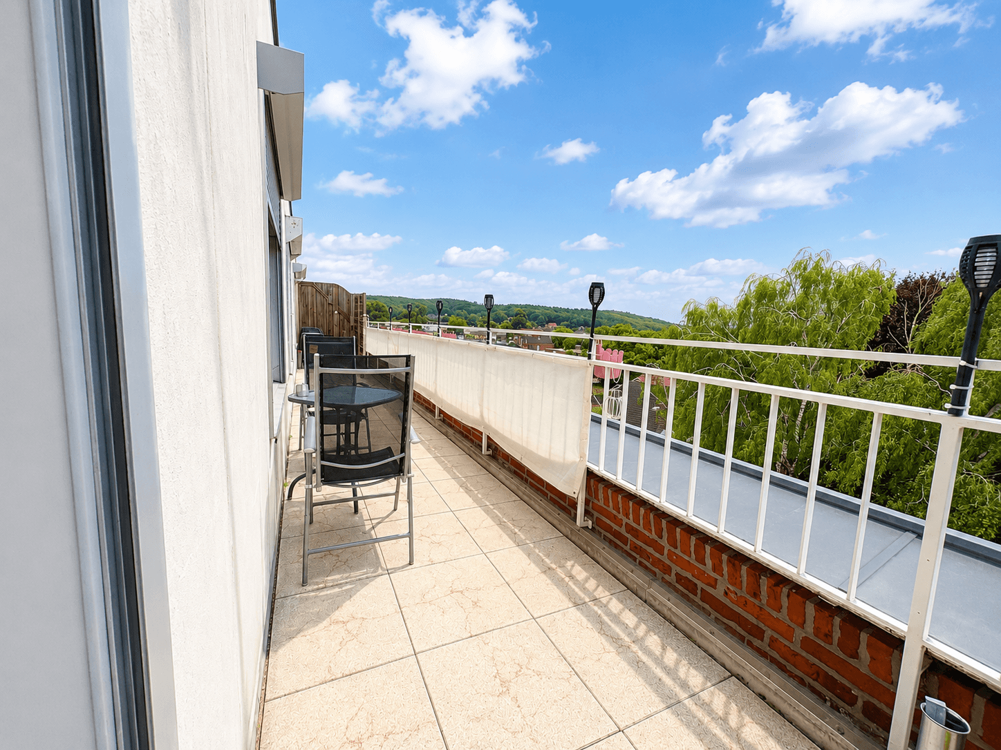 Immobilienangebot - Geesthacht - Alle - Vermietete Penthousewohnung mit großzügigem Südbalkon in zentraler Lage von Geesthacht