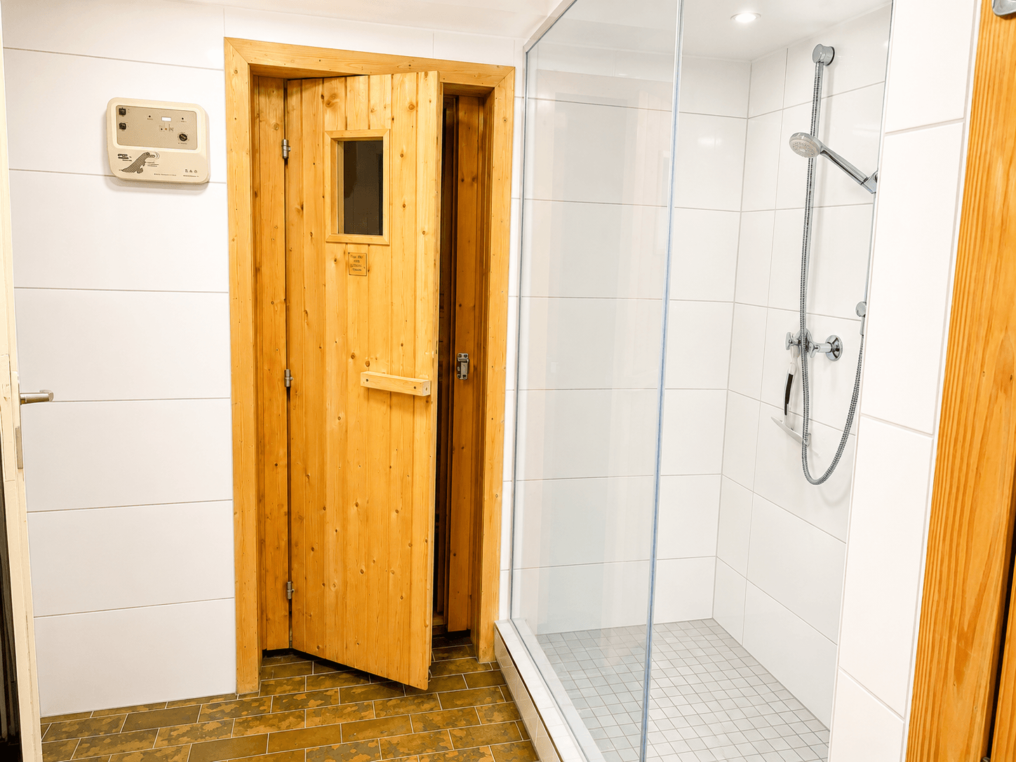 Immobilienangebot - Geesthacht - Alle - Vermietete Penthousewohnung mit großzügigem Südbalkon in zentraler Lage von Geesthacht