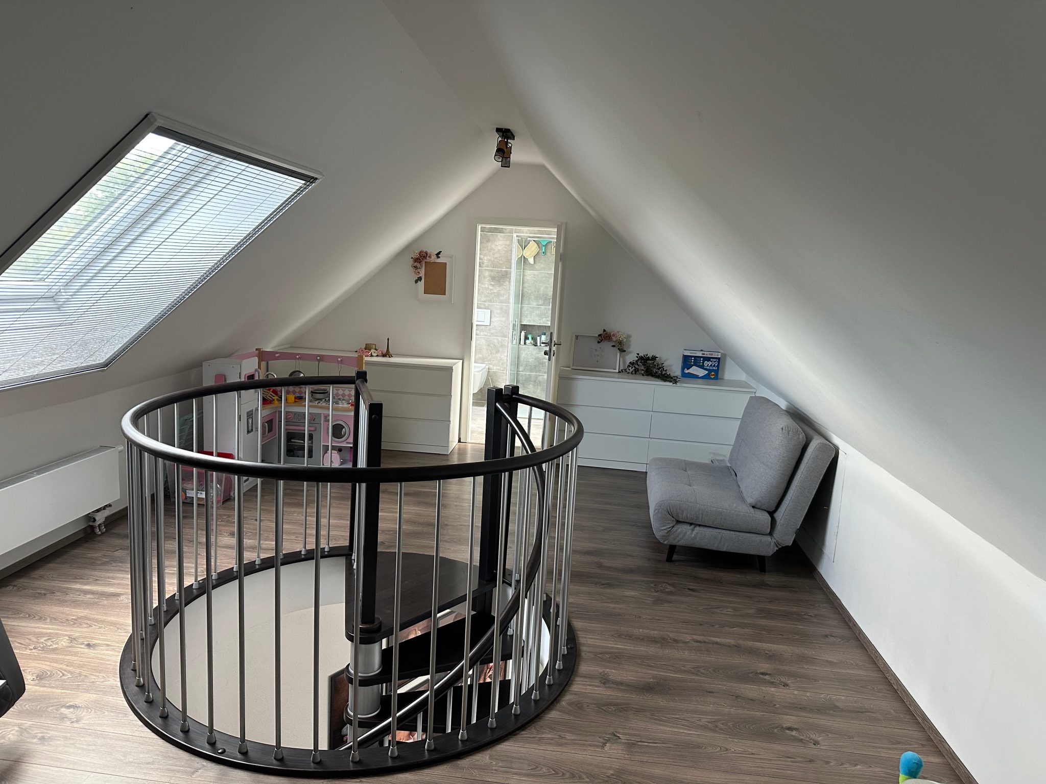 Immobilienangebot - Gersthofen - Alle - Exklusive 5,5-Zimmer-Maisonette-Wohnung mit 160 m² Wohnfläche, 2 Bädern, Balkon und Tiefgarage