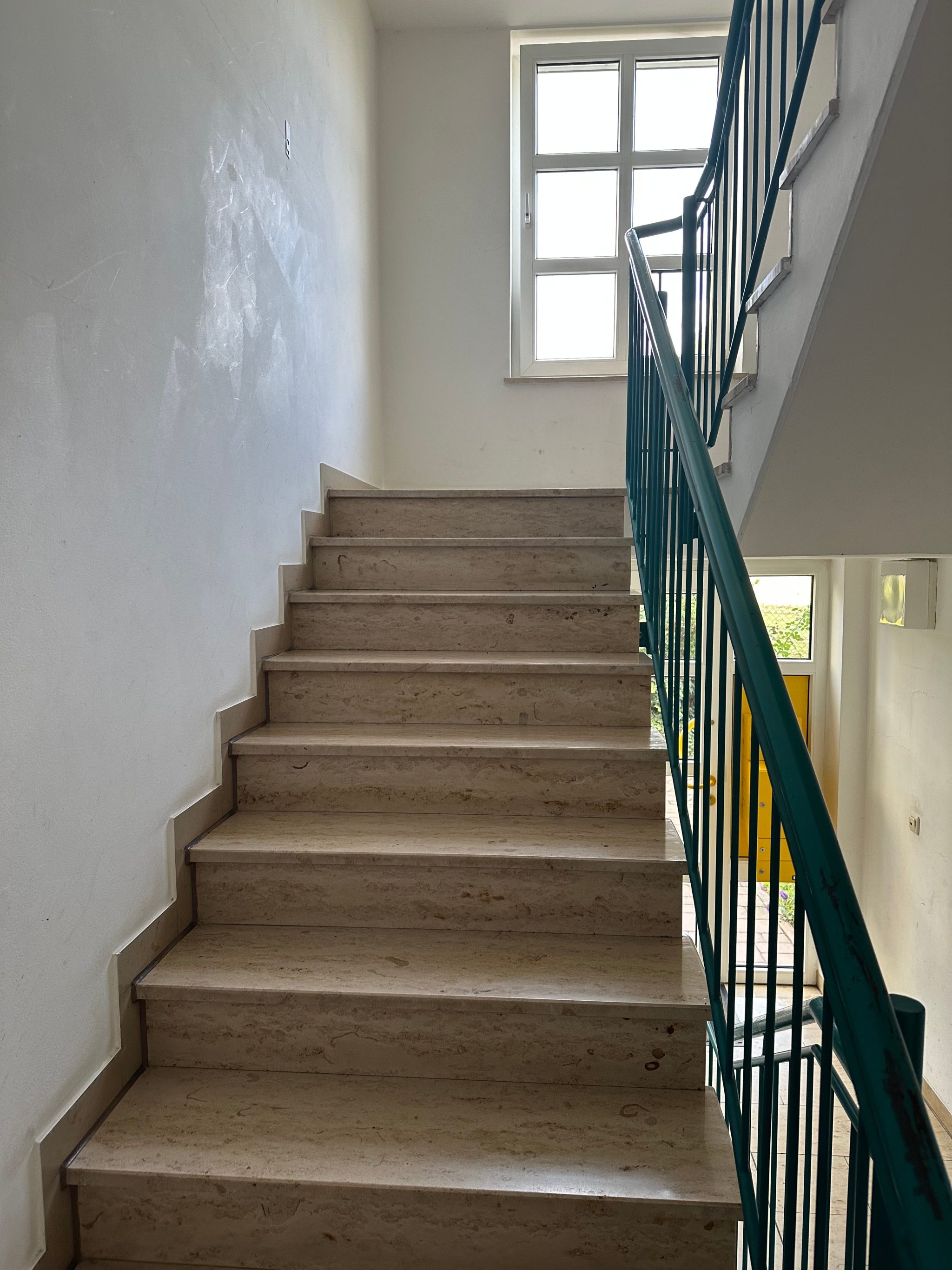 Immobilienangebot - Gersthofen - Alle - Exklusive 5,5-Zimmer-Maisonette-Wohnung mit 160 m² Wohnfläche, 2 Bädern, Balkon und Tiefgarage